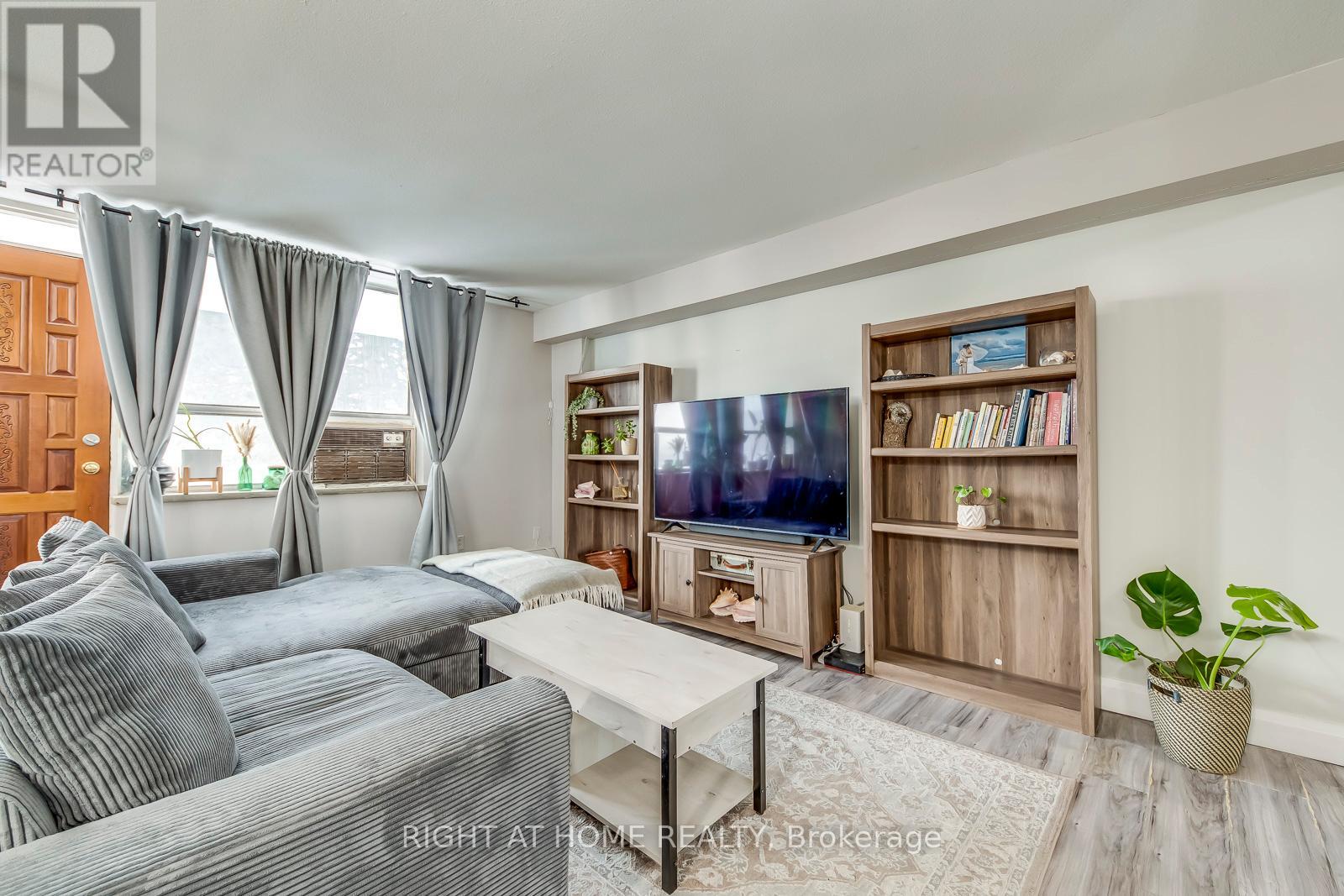 #103 3460 KEELE STREET - 6