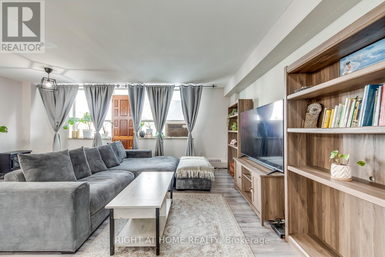 #103 3460 KEELE STREET - 7