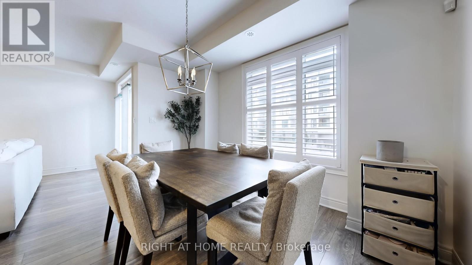1423 CLARRIAGE COURT - 11