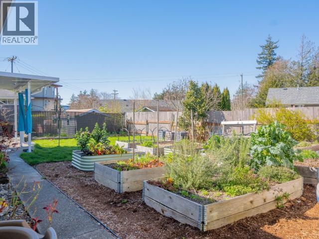 7023 TAHSIS STREET - 10