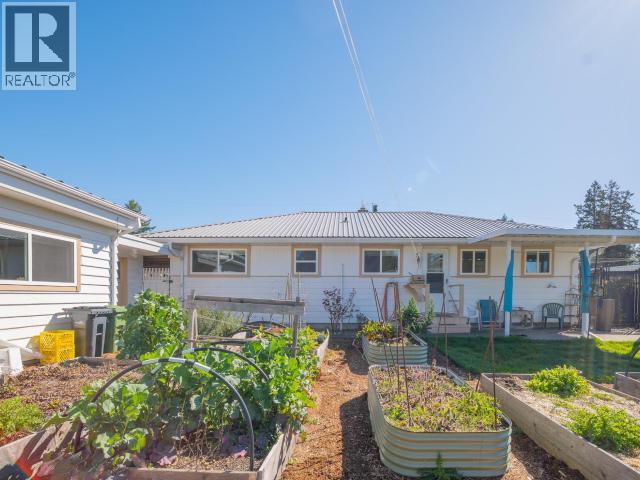 7023 TAHSIS STREET - 12