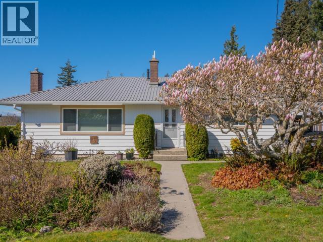 7023 TAHSIS STREET - 16