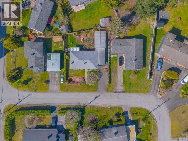 7023 TAHSIS STREET - 25