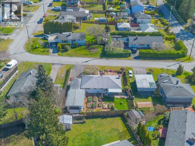 7023 TAHSIS STREET - 27