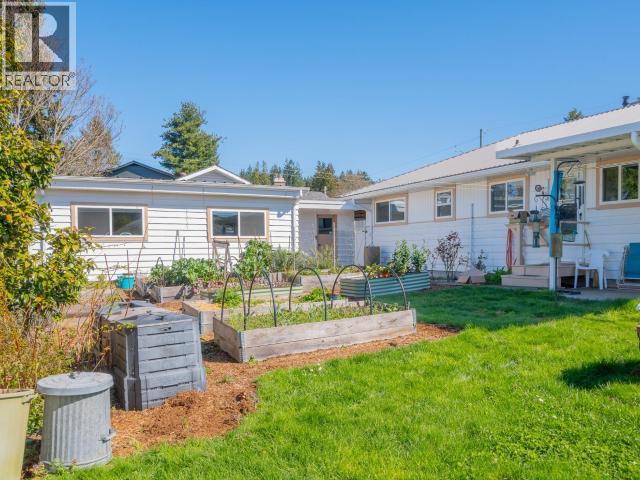 7023 TAHSIS STREET - 28