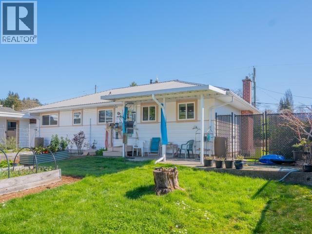 7023 TAHSIS STREET - 31