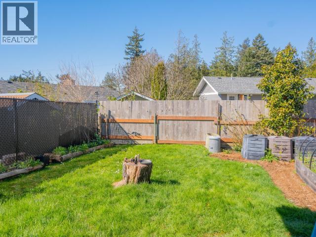 7023 TAHSIS STREET - 32