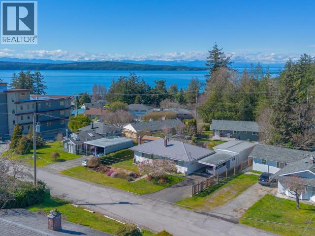 7023 TAHSIS STREET - 35