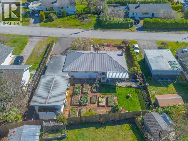 7023 TAHSIS STREET - 9