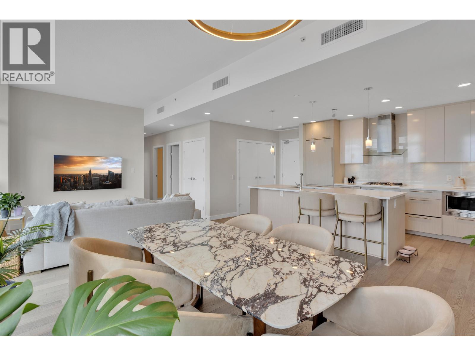 505 5033 CAMBIE Street - main photo