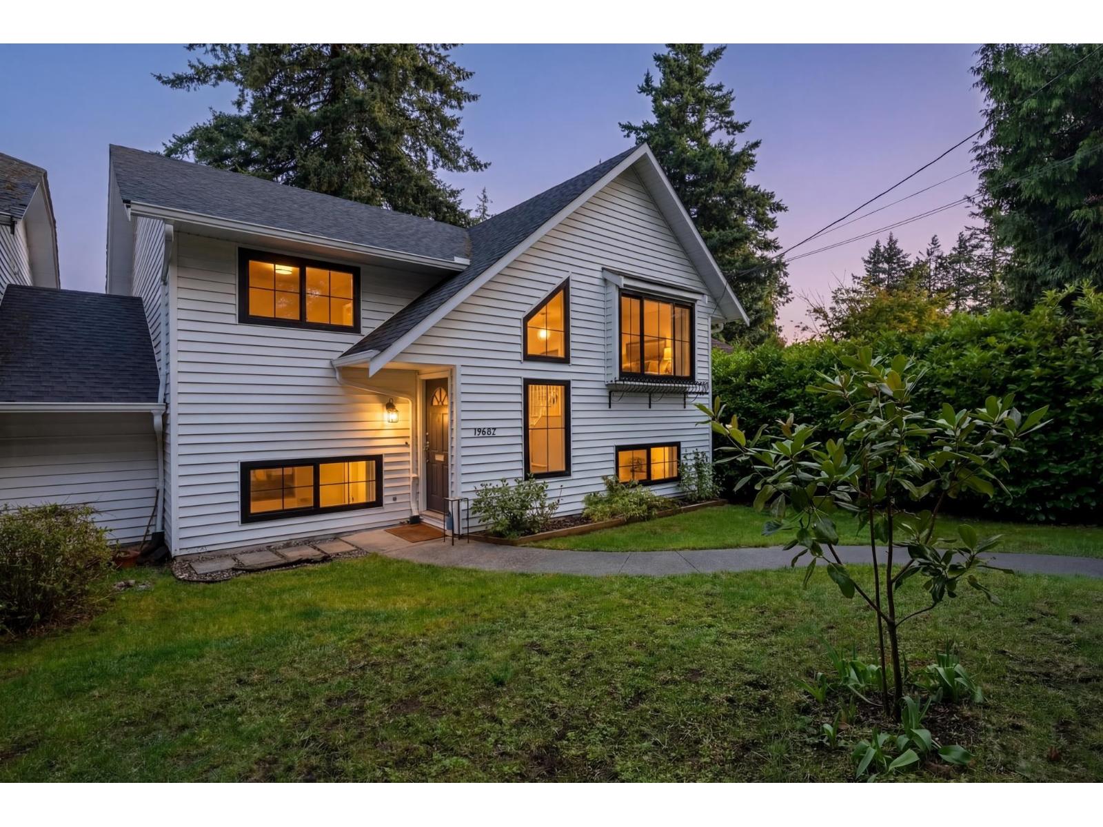 13482 16 AVENUE, Surrey