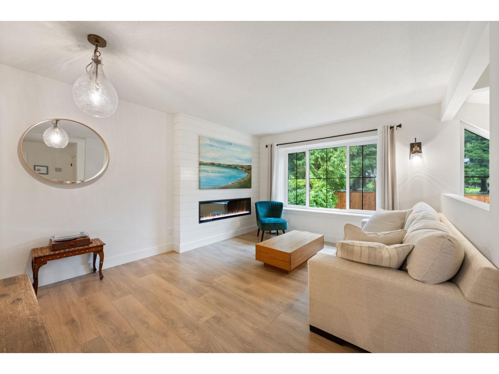 13482 16 AVENUE, Surrey