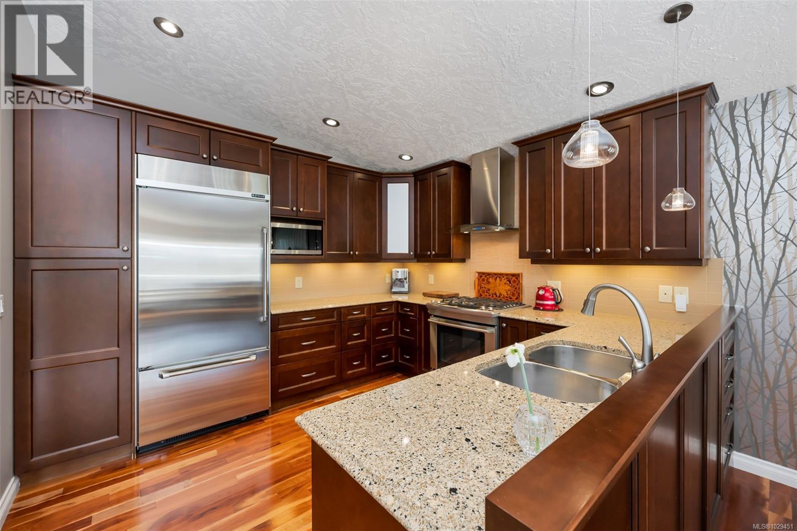 #5 6000 ST. ANN'S DR - 13