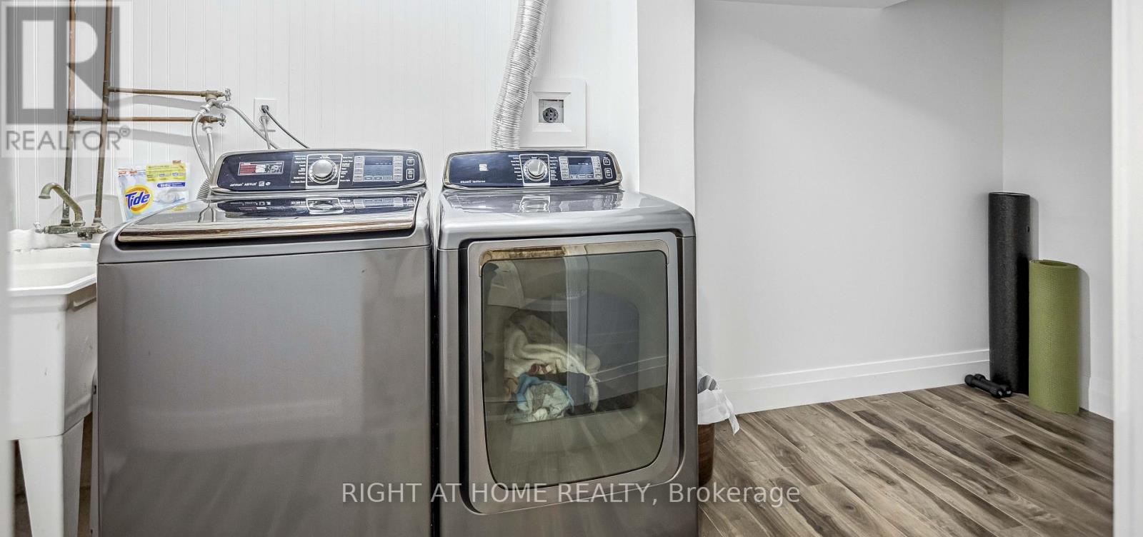 8 BRANTDALE AVENUE - 23