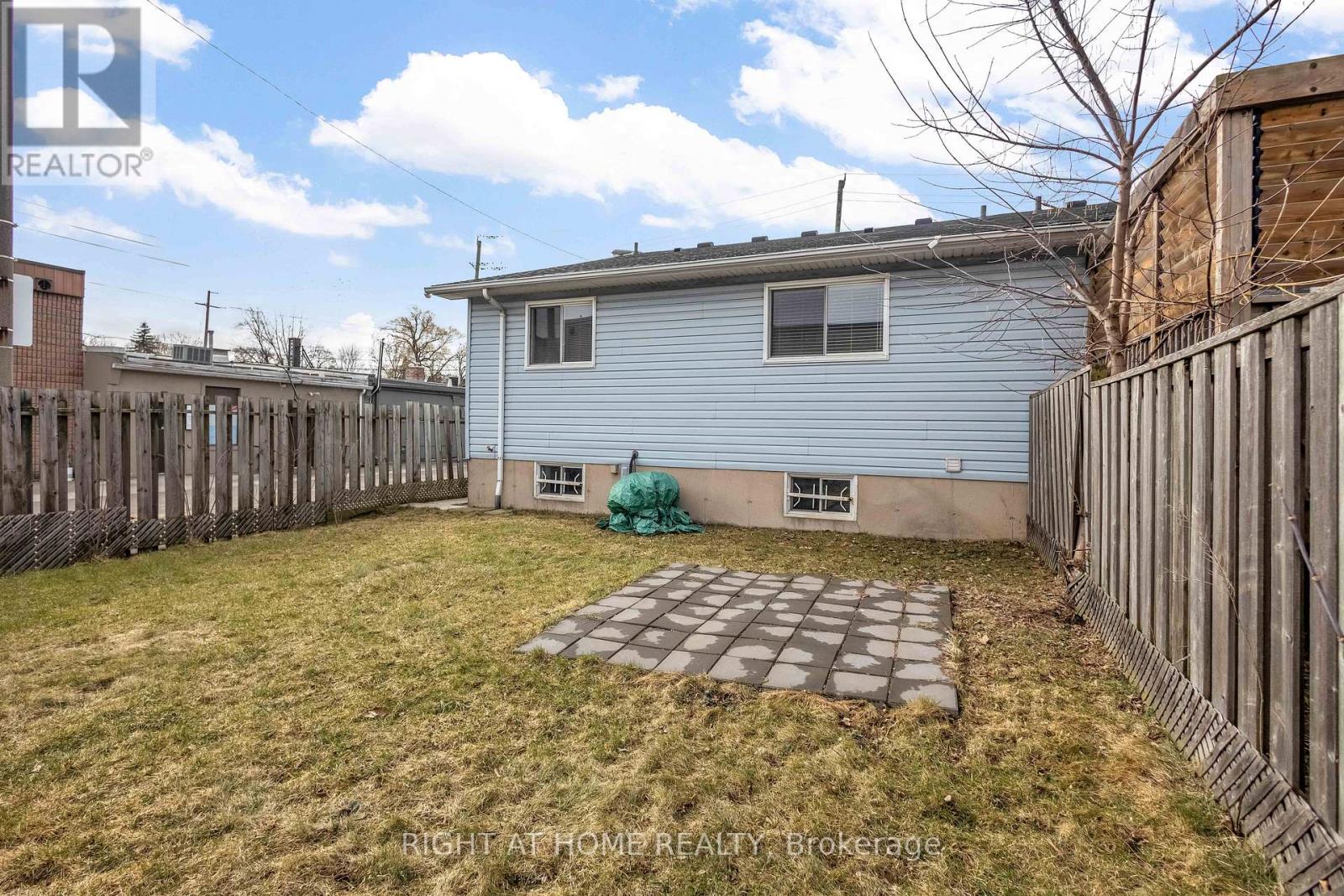 8 BRANTDALE AVENUE - 25