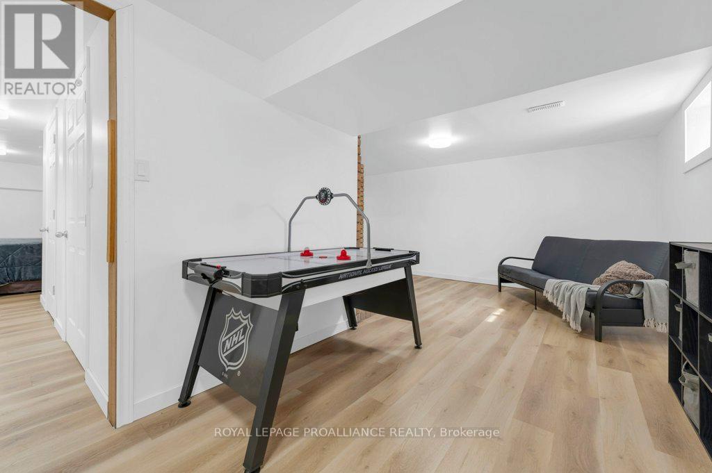 12 COSGROVE LANE — photo 35