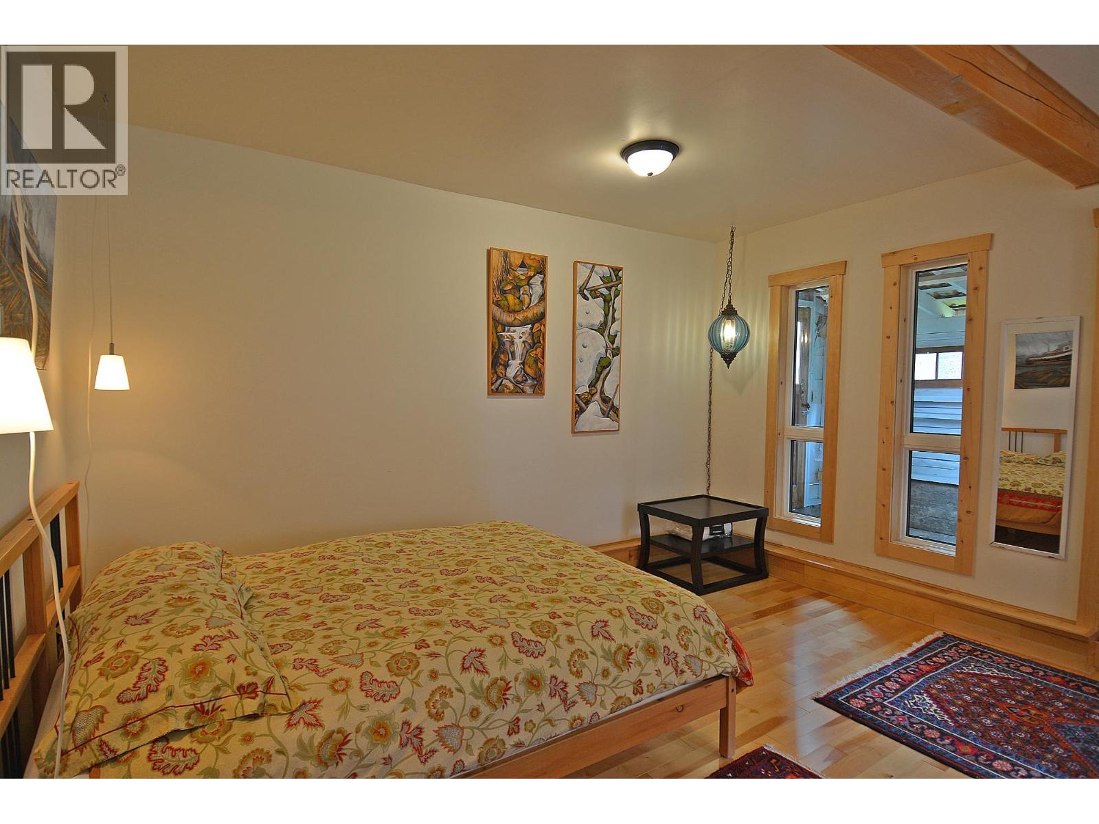  124 LAKE Avenue, Silverton