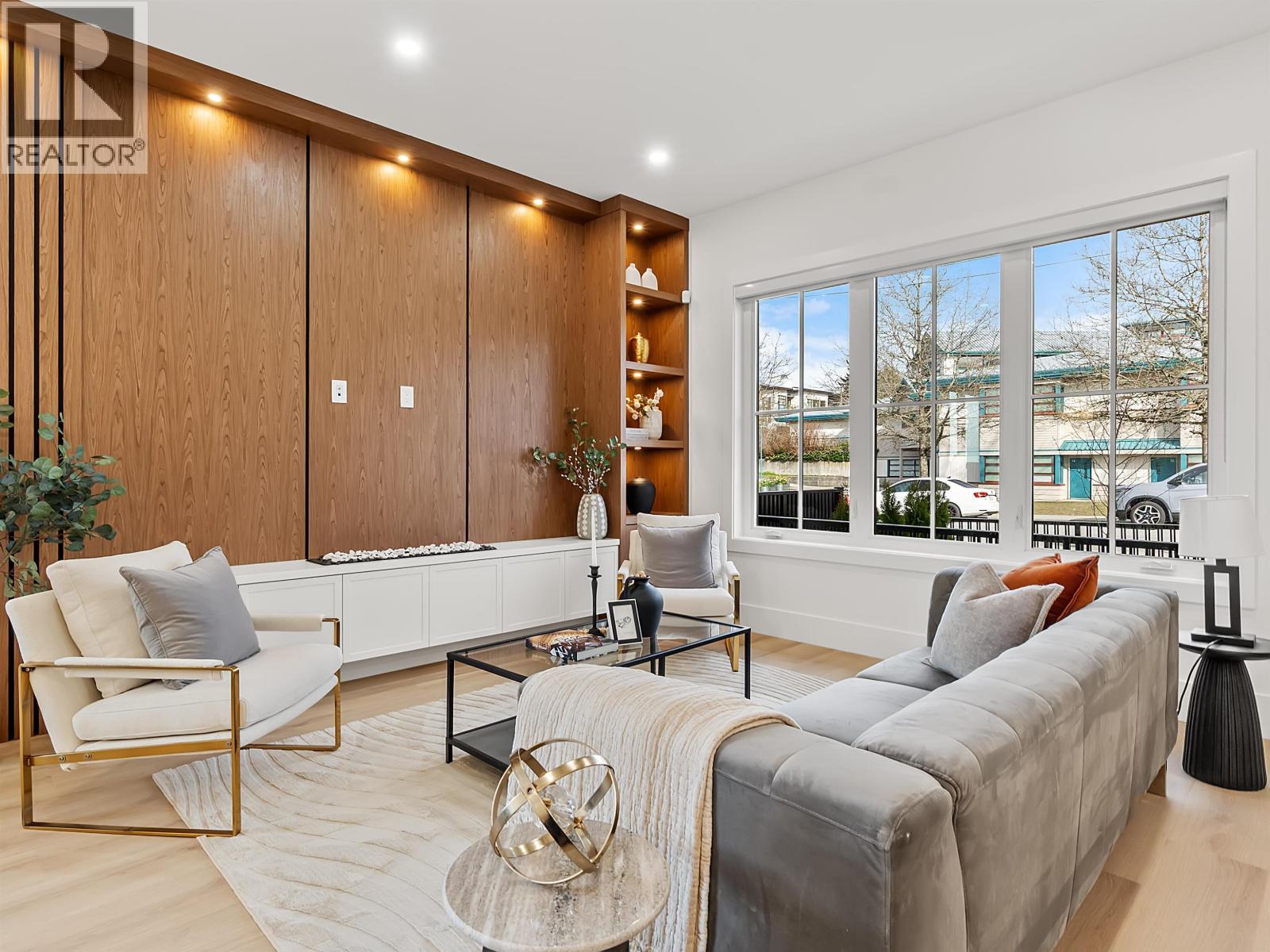 1 4432 IRMIN Street - photo 2