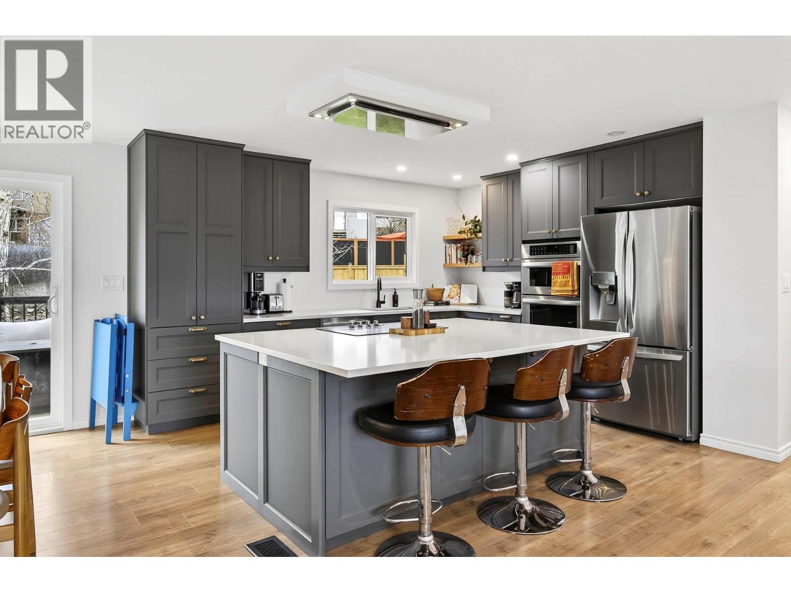 747 CHAPARRAL Place, Kamloops