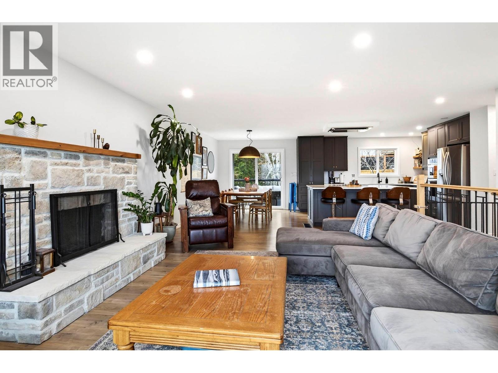 747 CHAPARRAL Place, Kamloops