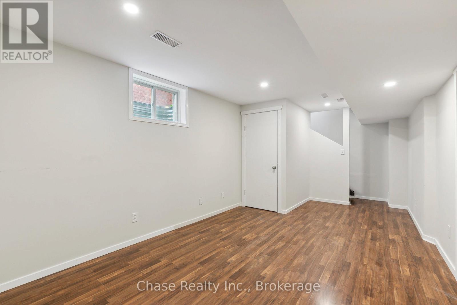 46 SYDENHAM WELLS - 16