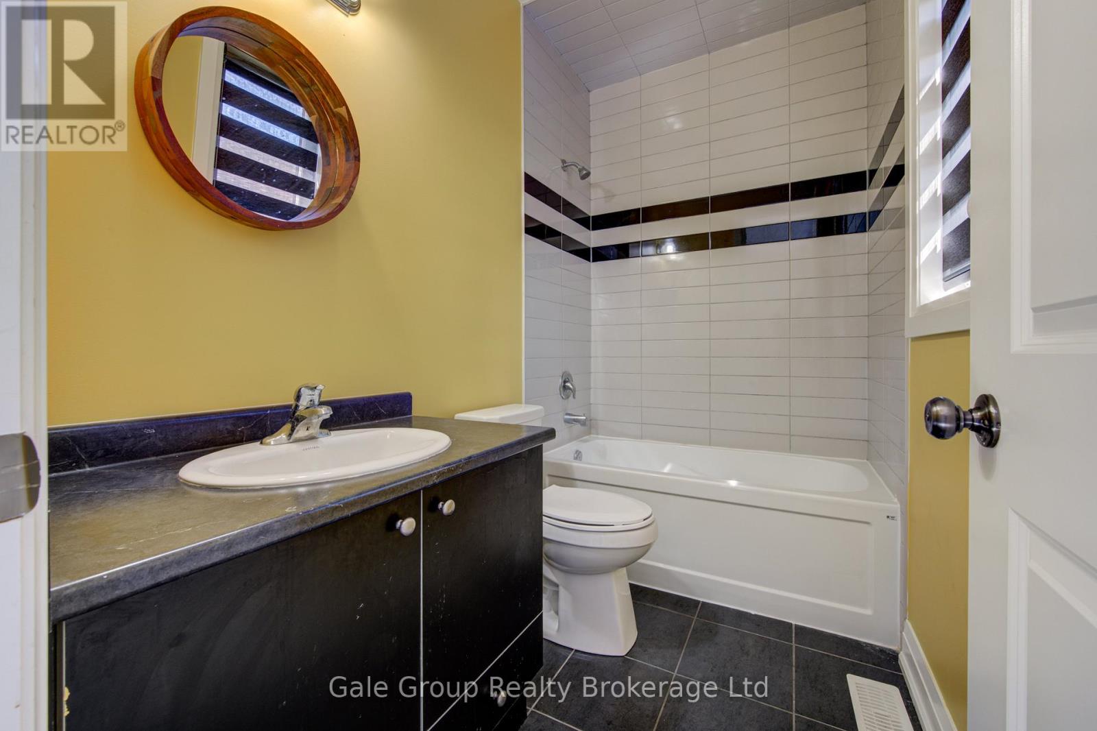 125 PRINCE CHARLES CRESCENT - 24