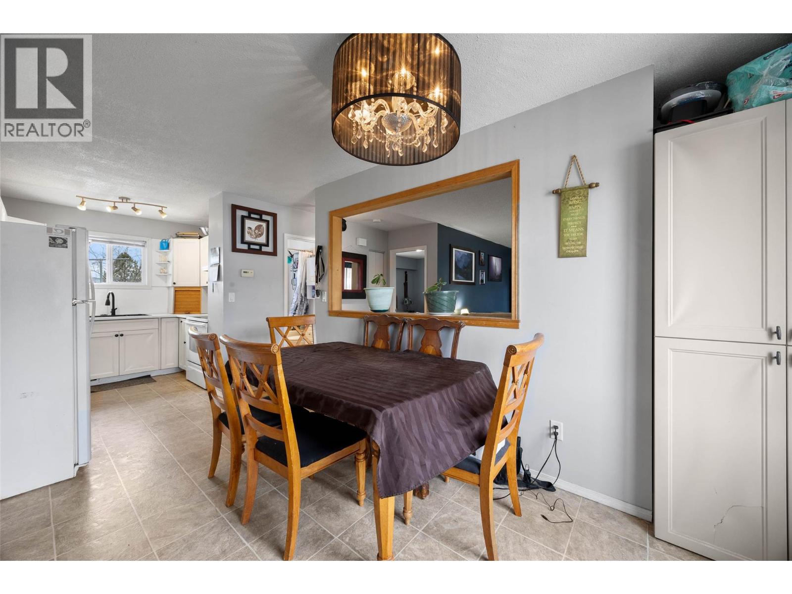 863 DEVER Drive, Kamloops