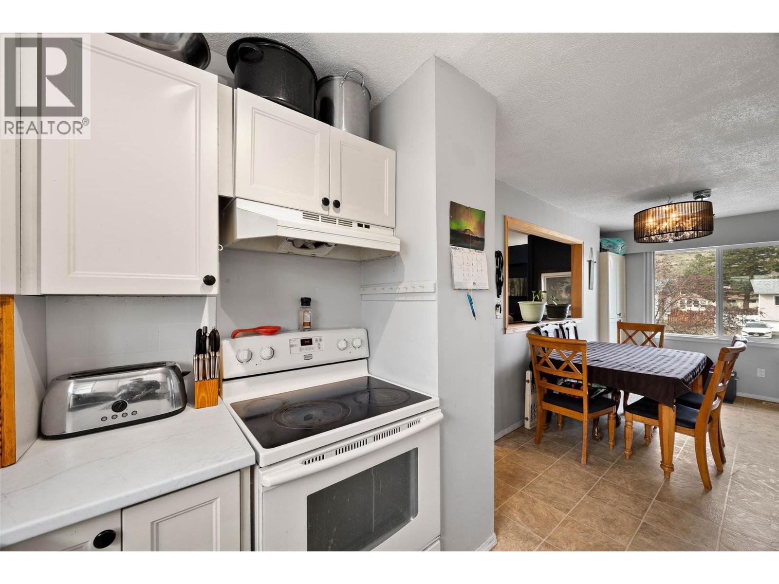 863 DEVER Drive, Kamloops