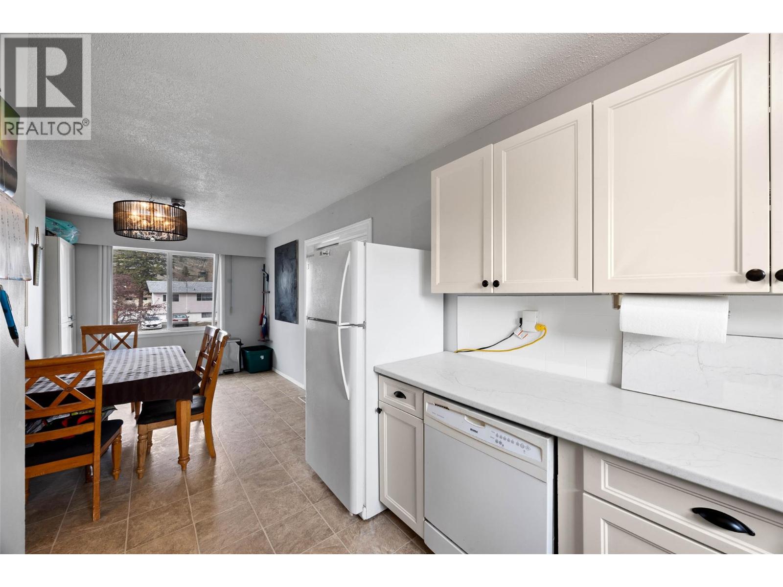 863 DEVER Drive, Kamloops