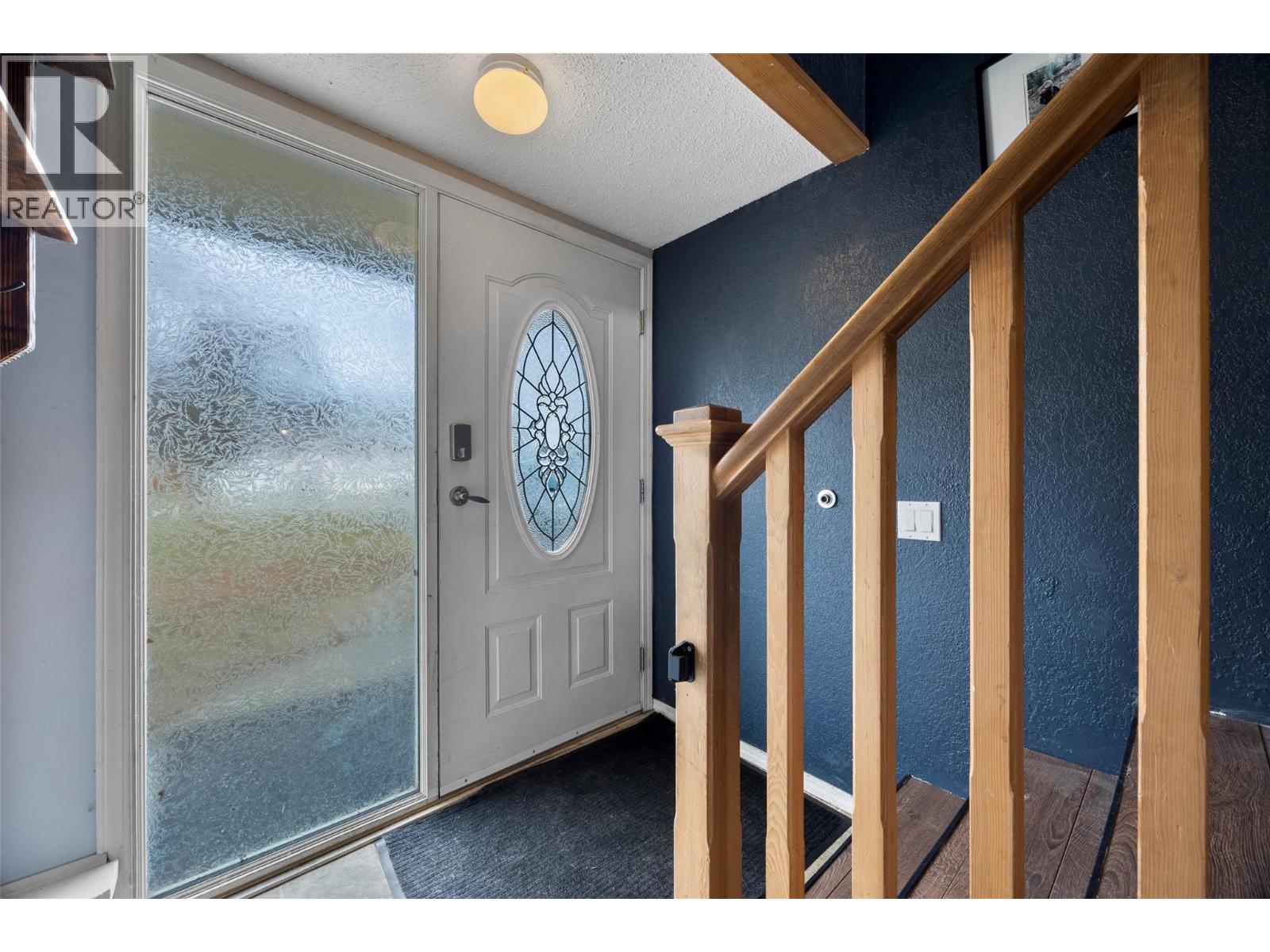 863 DEVER Drive, Kamloops