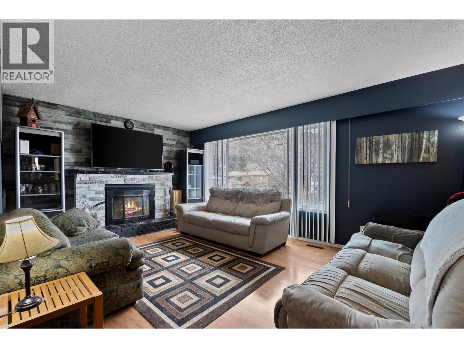 863 DEVER Drive, Kamloops