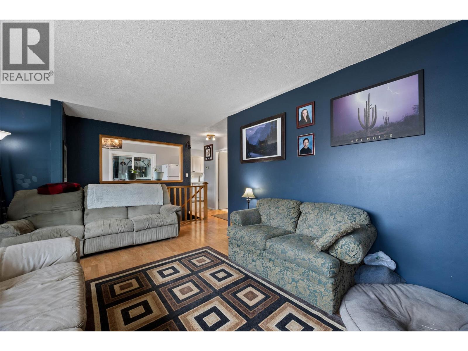 863 DEVER Drive, Kamloops