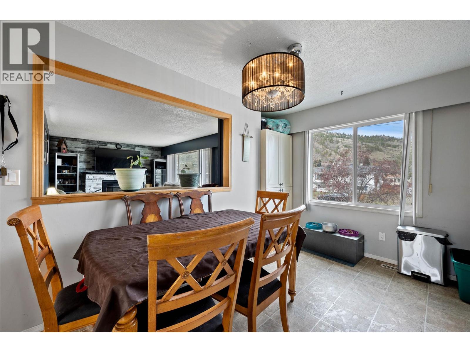 863 DEVER Drive, Kamloops