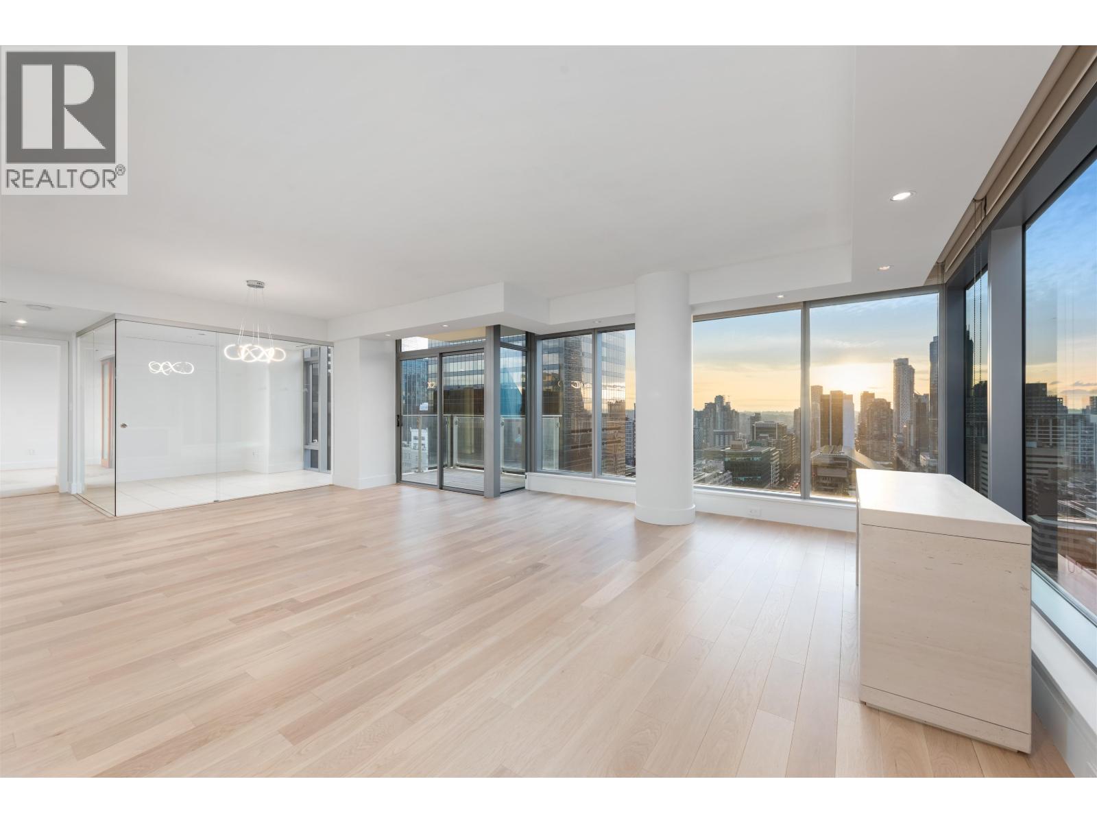 2301 667 HOWE Street - photo 2