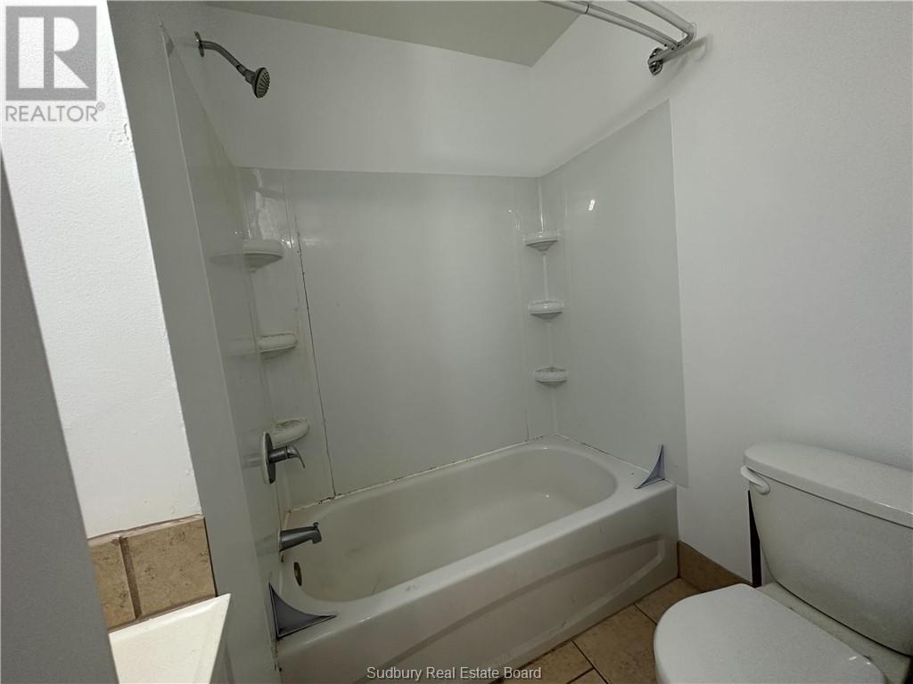 391 SUFFOLK LANE - 11