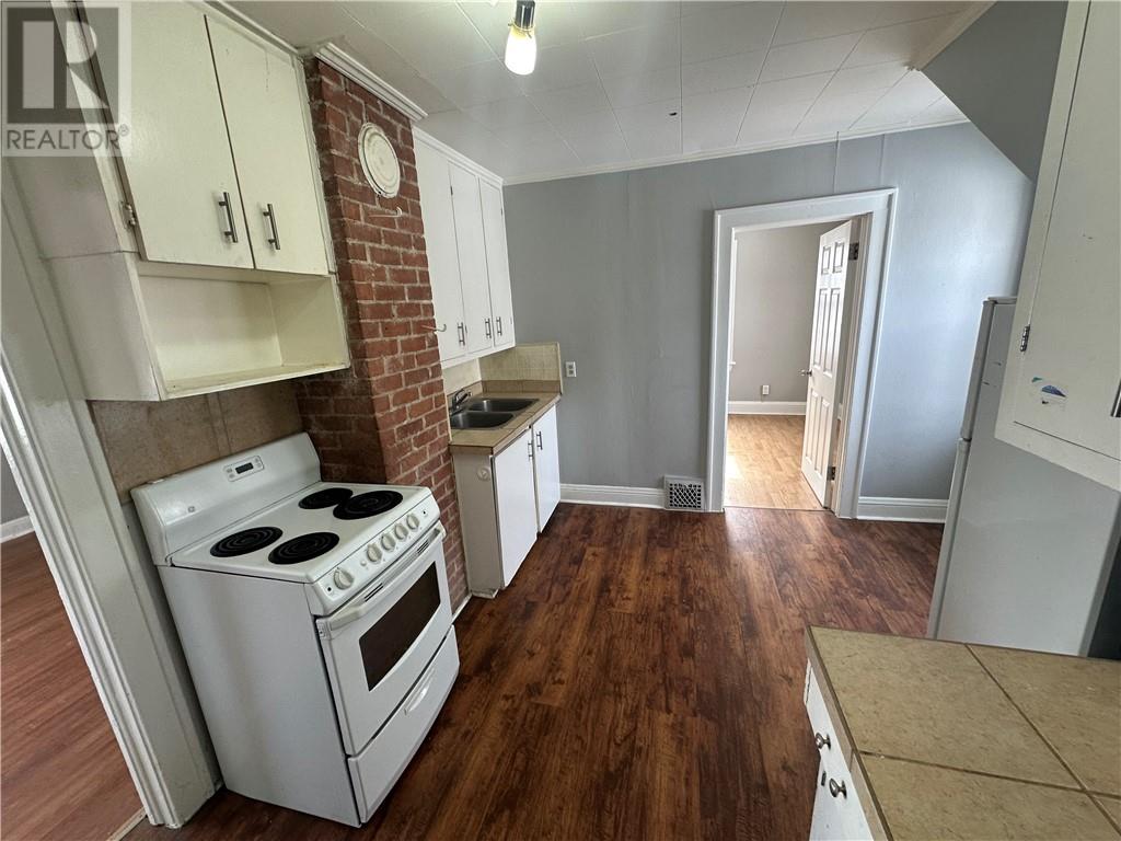 391 SUFFOLK LANE - 9