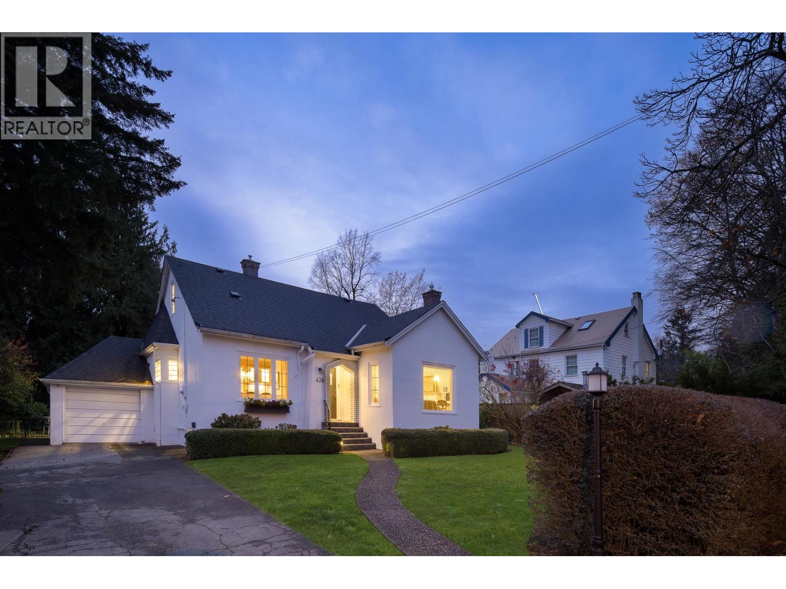 438 FOURTH STREET, New Westminster