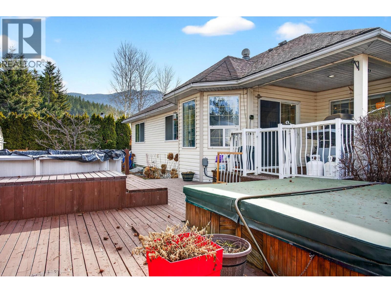 1505 Cedar Street, Golden