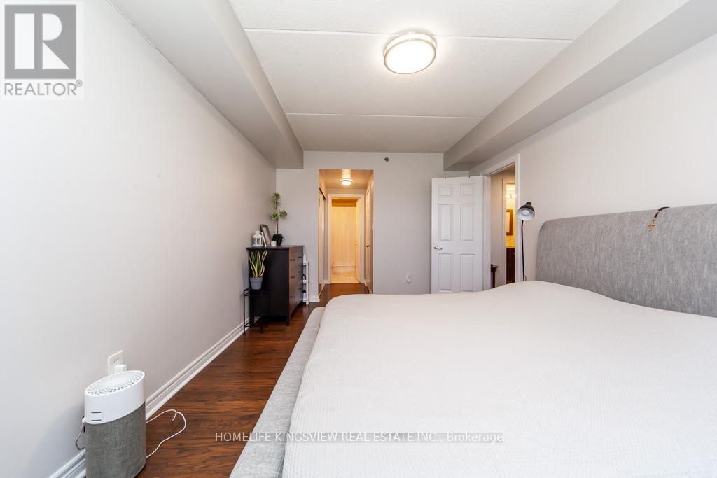 #301 7428 MARKHAM ROAD - 19