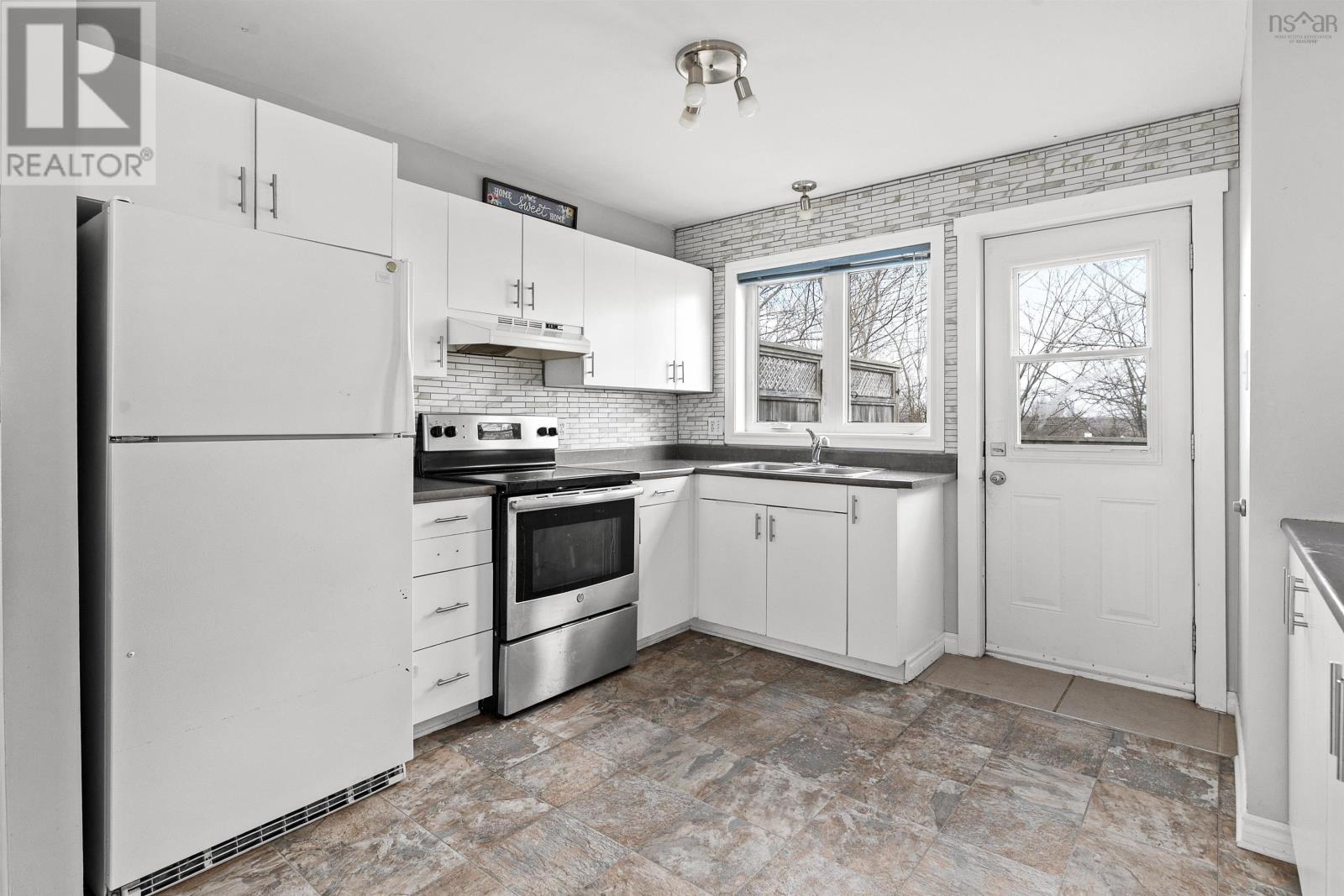 Property 28 of 44 of 60 Serocco Crescent