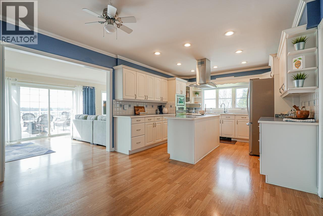 House in Maple Ridge - Image 21