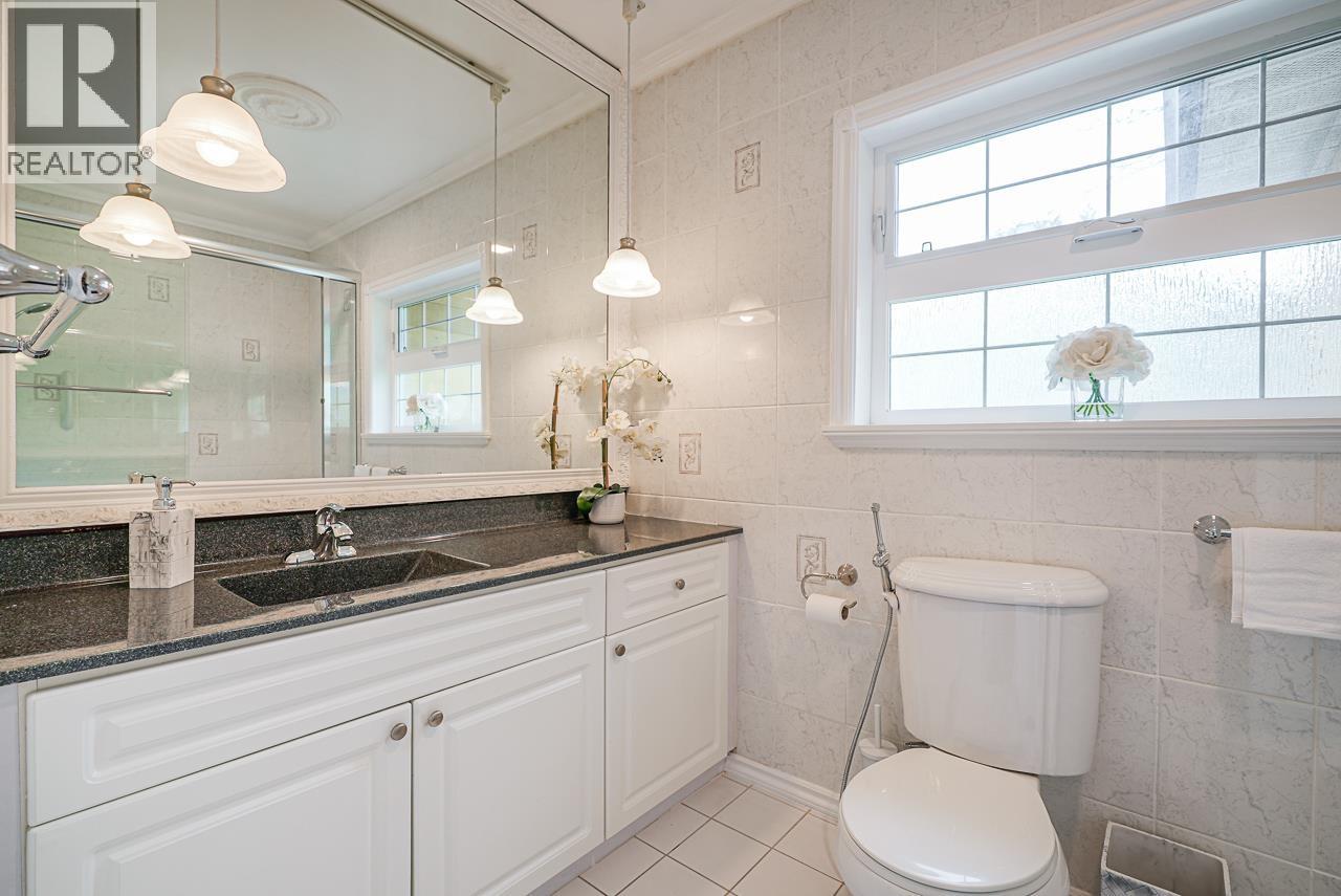 House in Maple Ridge - Image 34