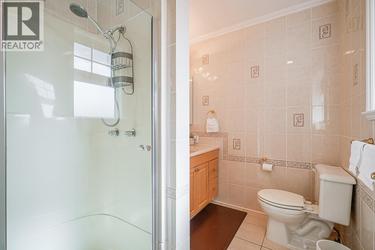 House in Maple Ridge - Image 33