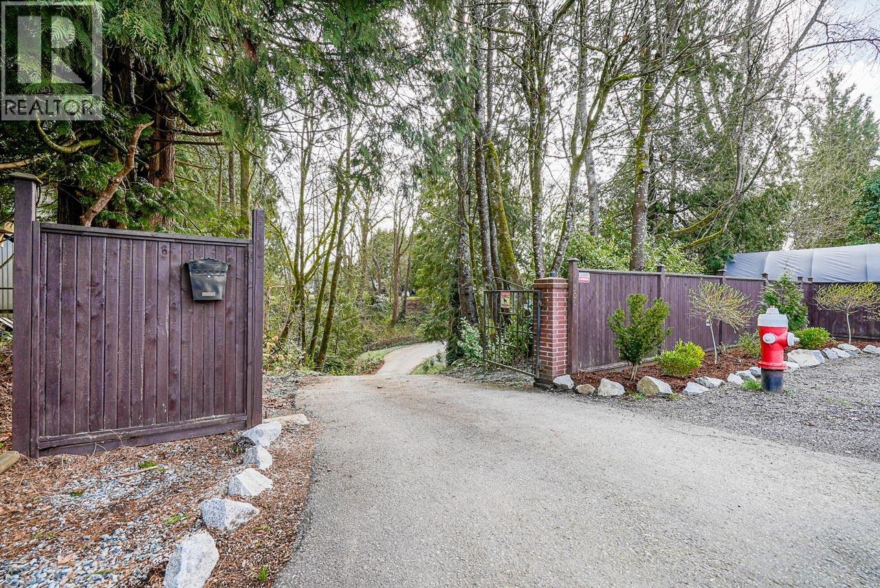 House in Maple Ridge - Image 38