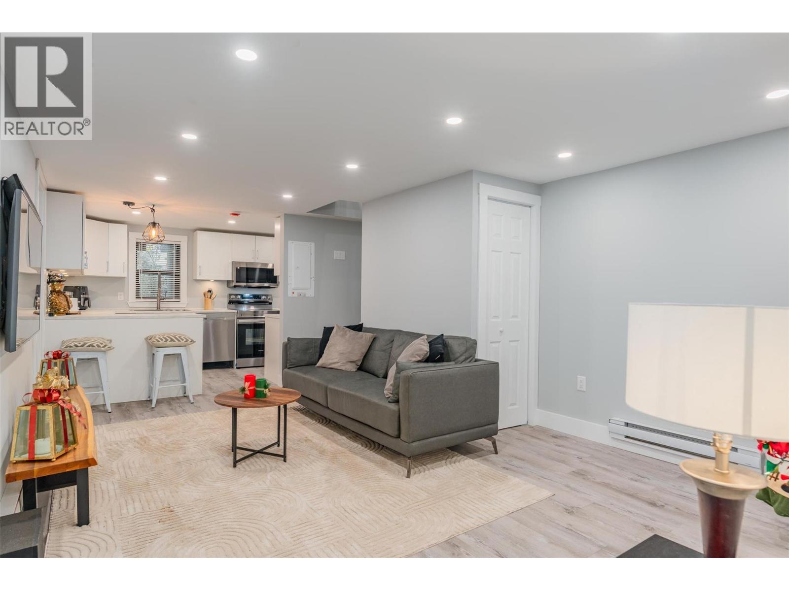 621 TURNER STREET - 7