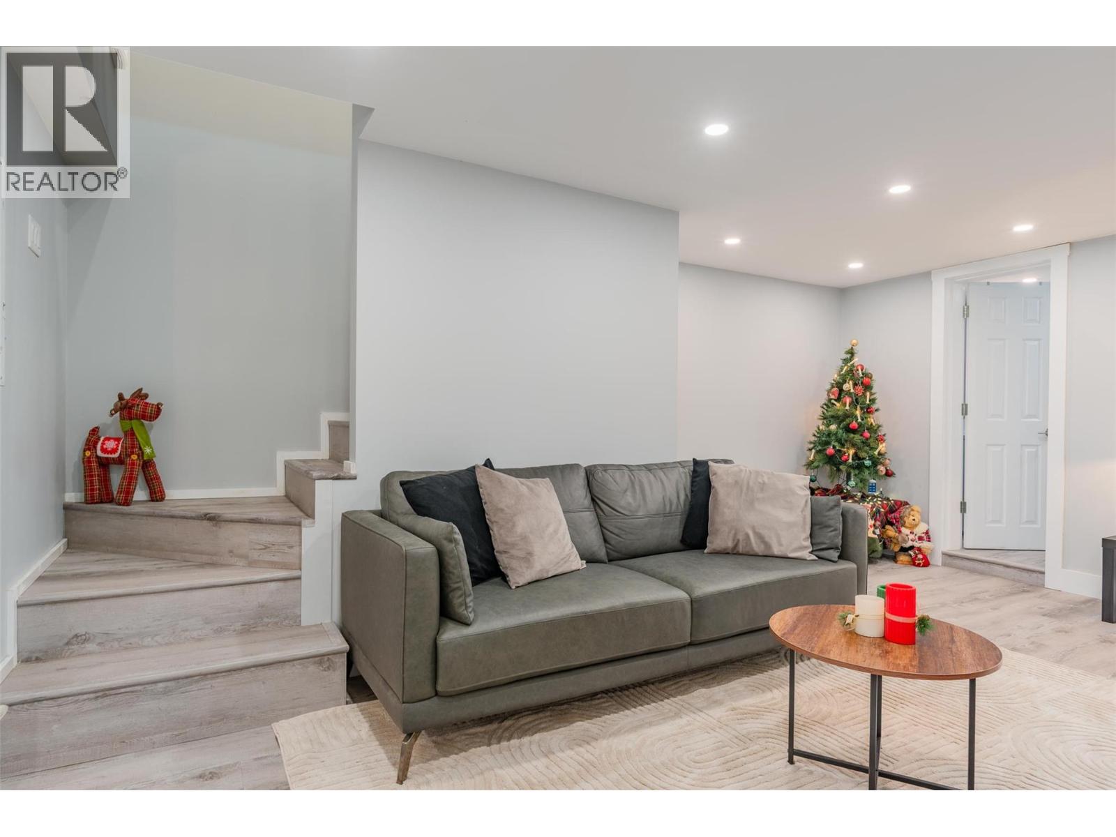 621 TURNER STREET - 6