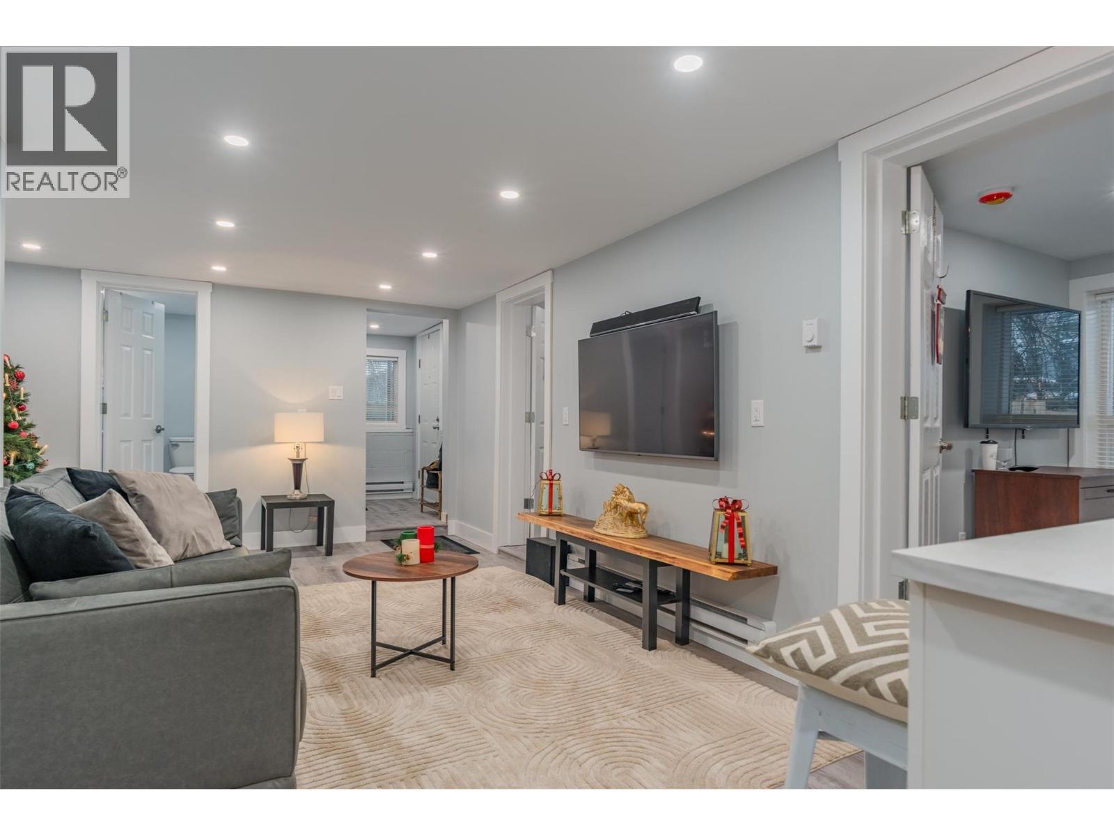 621 TURNER STREET - 10