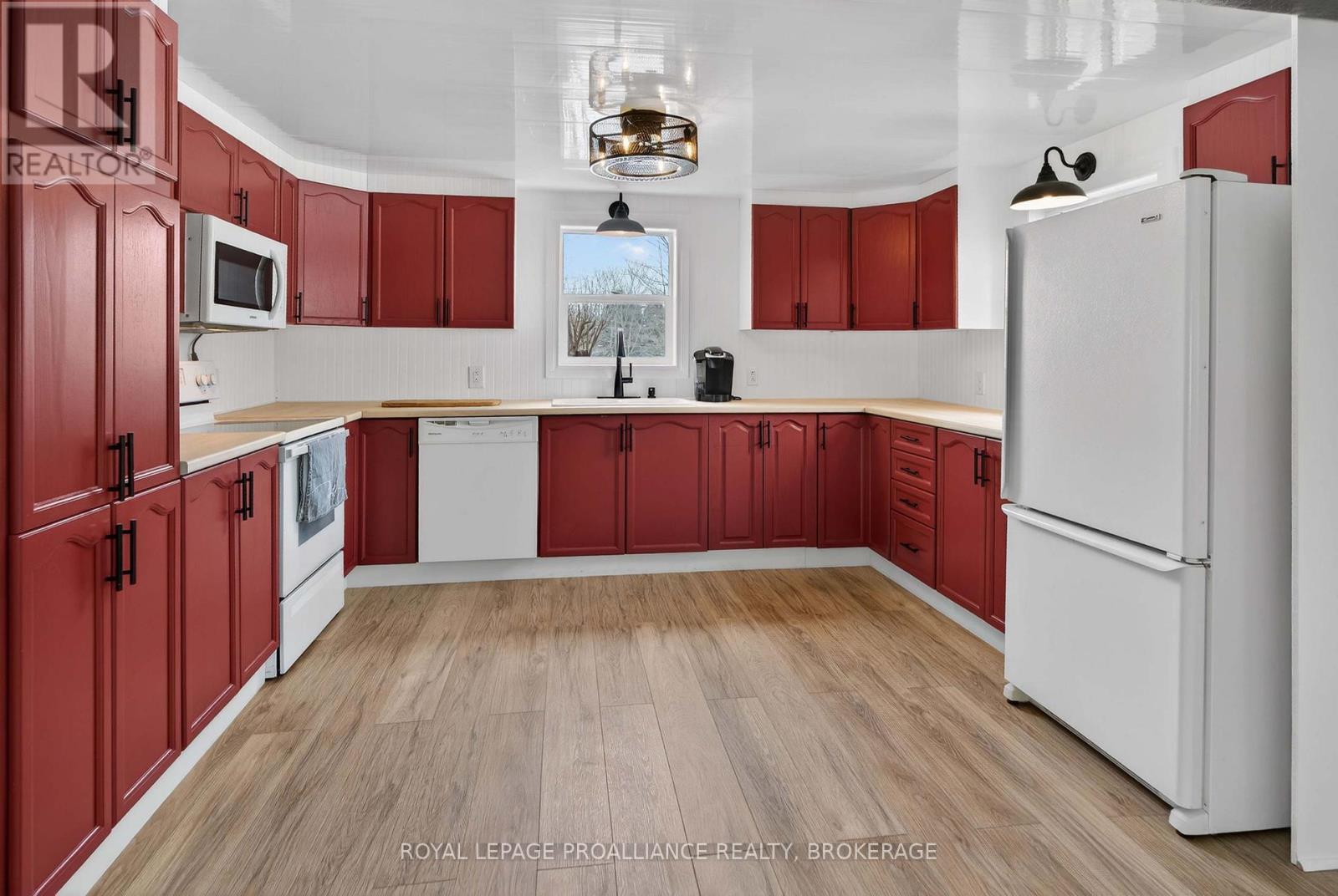 1040 ANTOINE ROAD - 10