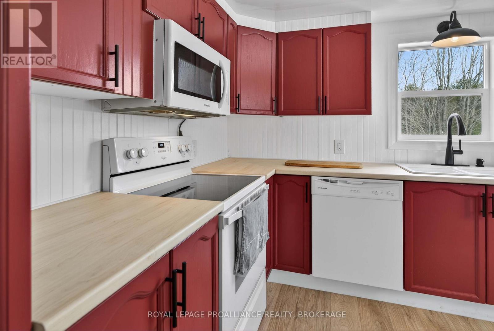 1040 ANTOINE ROAD - 12