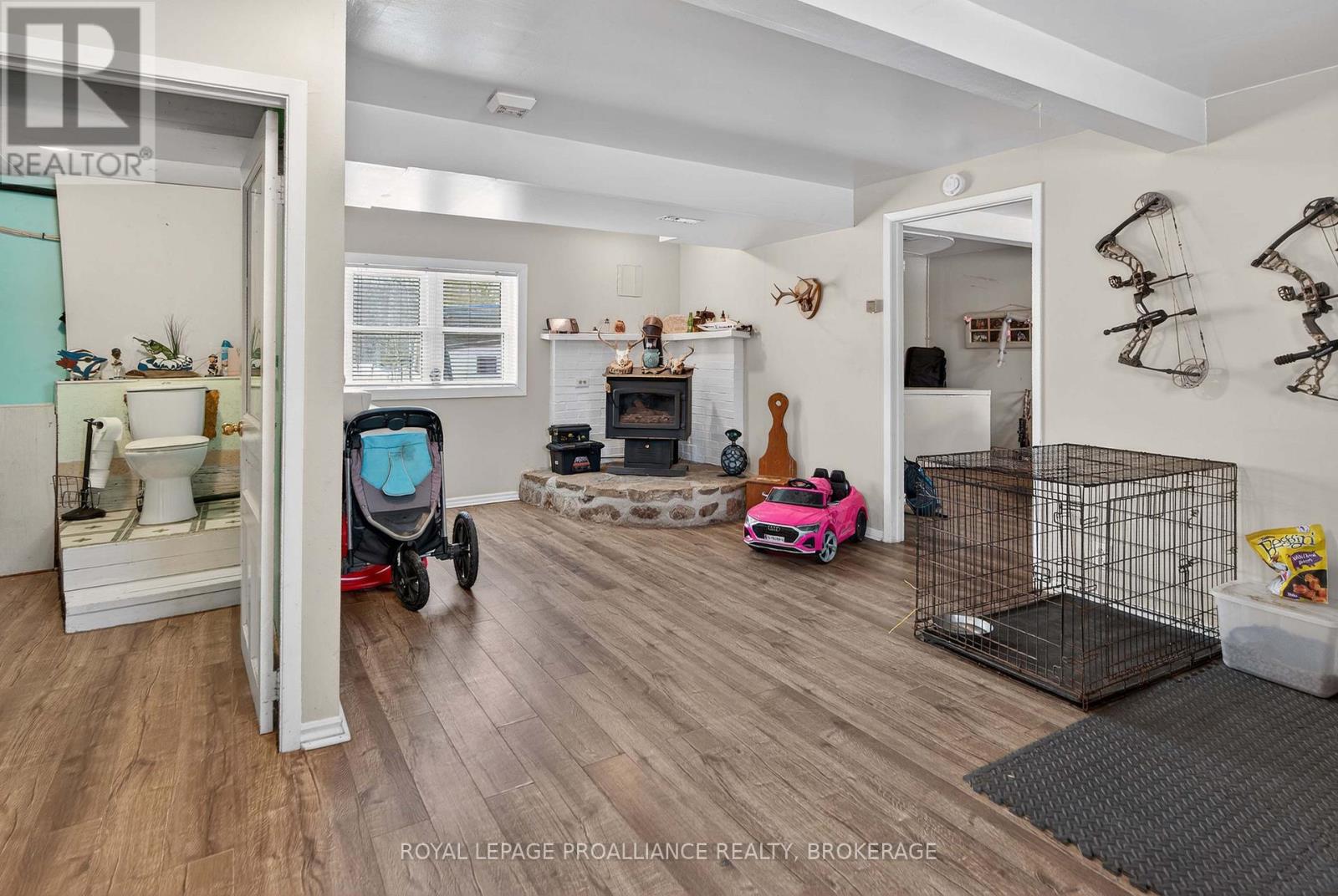 1040 ANTOINE ROAD - 24